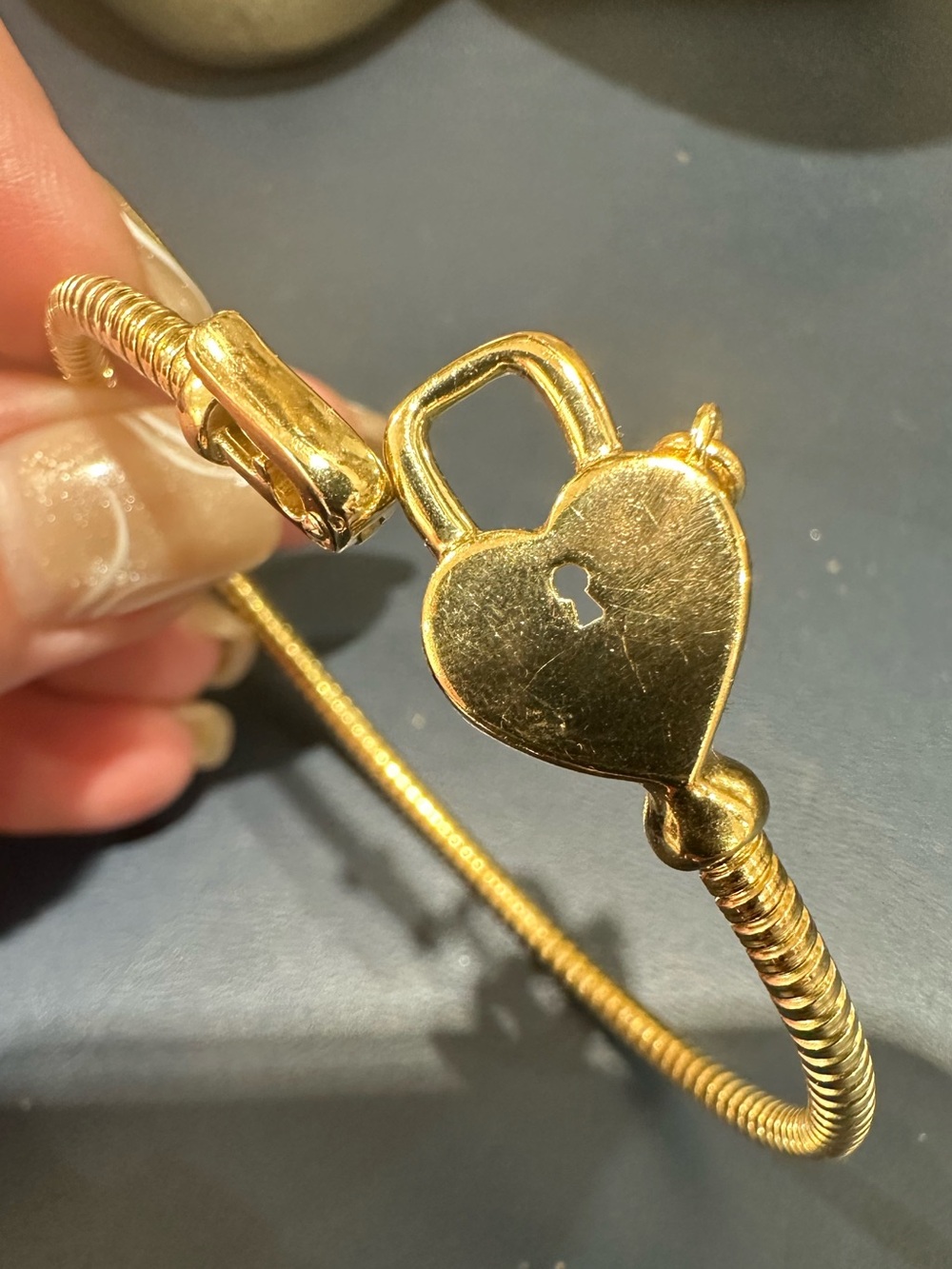 14k Gold-Plated Heart & Key Tubogas Bangle Bracelet - Gold - Picture 2 of 6